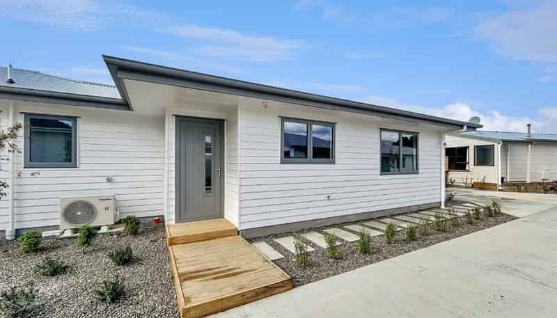 422A Tremaine Avenue, Takaro