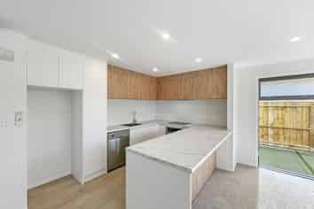 420B Tremaine Avenue, Takaro