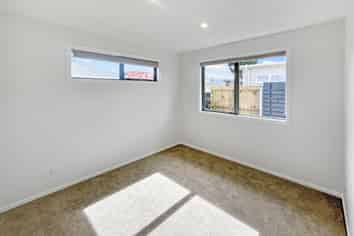 420B Tremaine Avenue, Takaro