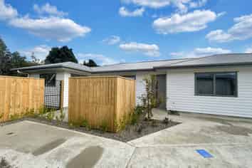 420C Tremaine Avenue, Takaro