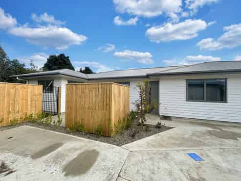420C Tremaine Avenue, Takaro