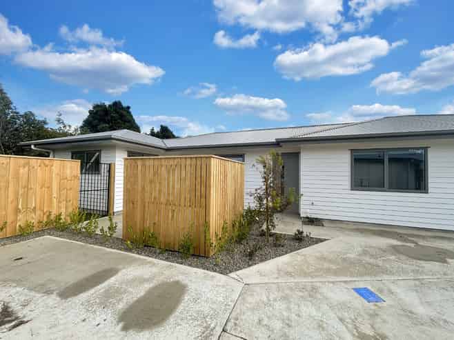420C Tremaine Avenue, Takaro