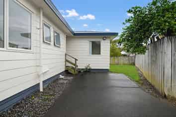 2/19 Velvet Crescent, Otara