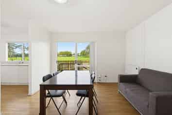 2/19 Velvet Crescent, Otara
