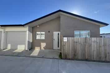 1/12 The Strand, Wainuiomata