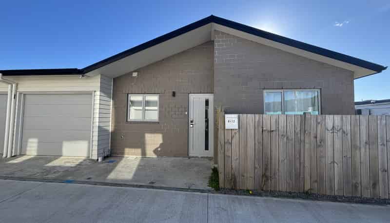 1/12 The Strand, Wainuiomata