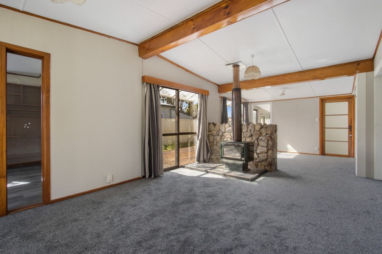 Four Bedrooms, Plenty of Opportunity - Aanzicht 3