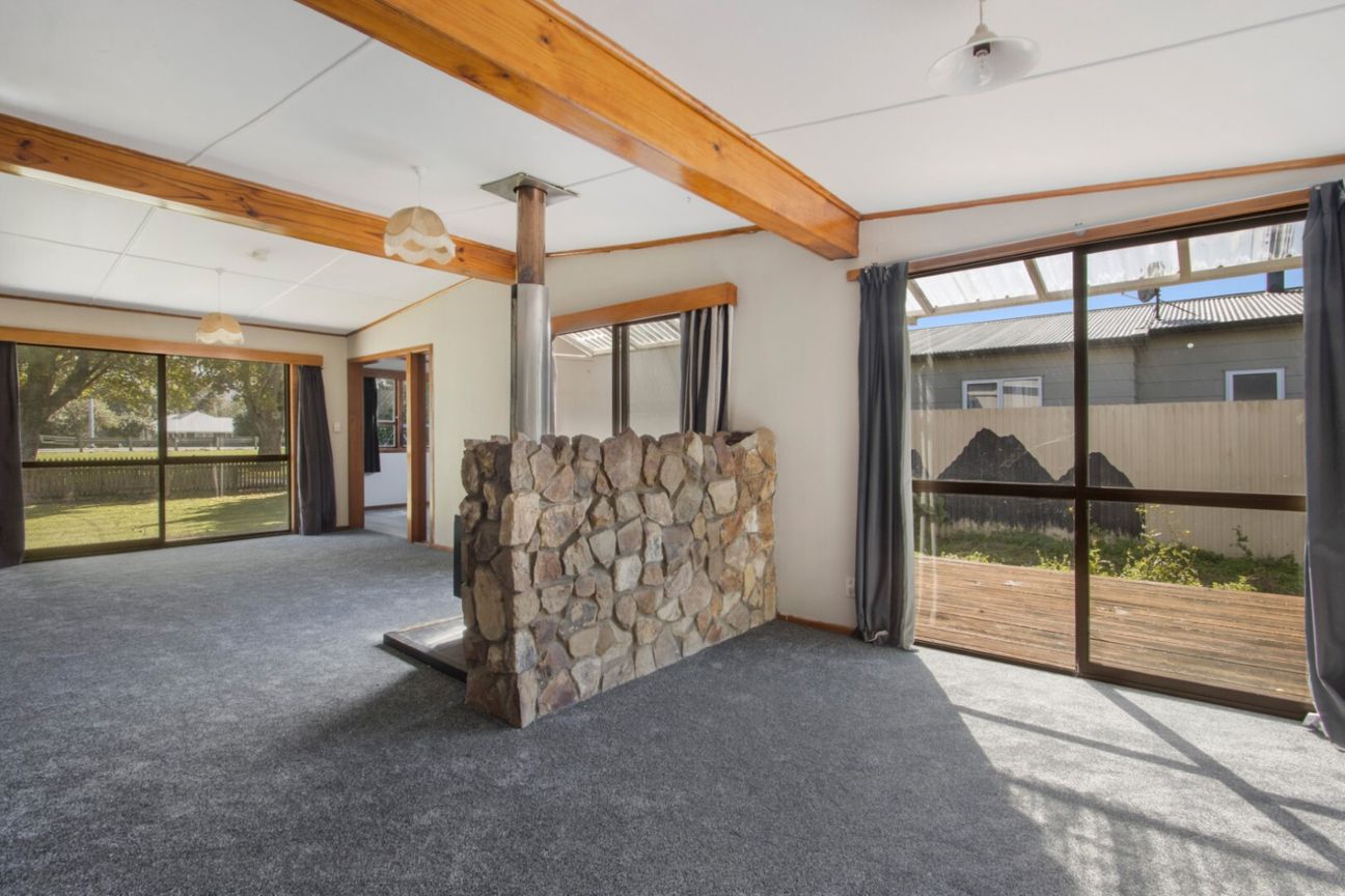 Four Bedrooms, Plenty of Opportunity - Aanzicht 6