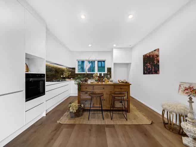 1/8 Hillsborough Road, Hillsborough