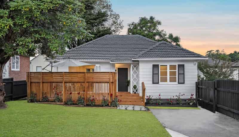 1/8 Hillsborough Road, Hillsborough