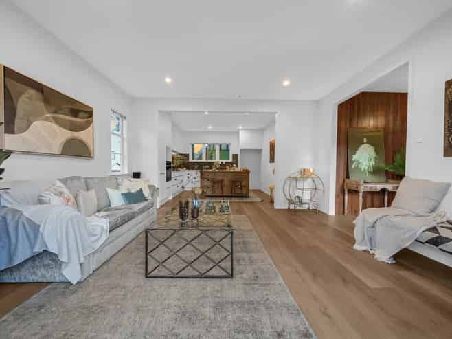 1/8 Hillsborough Road, Hillsborough