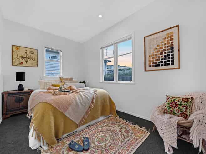 1/8 Hillsborough Road, Hillsborough