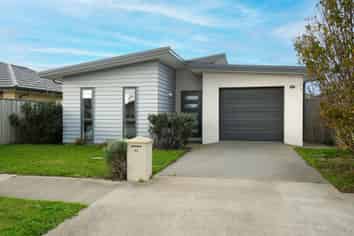 32 Hodgkinson Road, PEGASUS