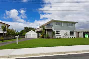 87a Tiroroa Avenue, Te Atatu South