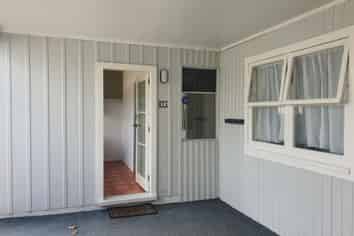 87a Tiroroa Avenue, Te Atatu South