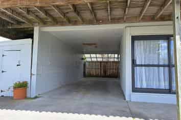 87a Tiroroa Avenue, Te Atatu South