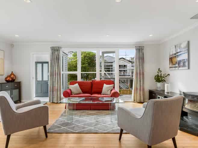 24 Weybridge Crescent, Glen Innes