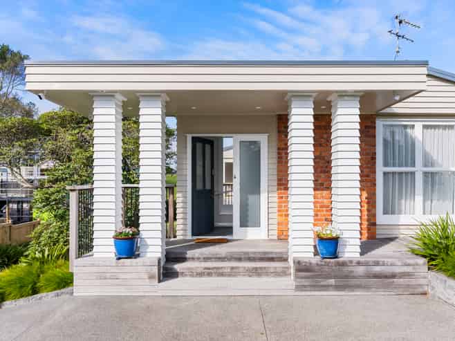 24 Weybridge Crescent, Glen Innes