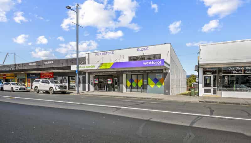 1883 Great North Road, Avondale