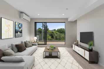 2/64 Pupuke Road, Hillcrest