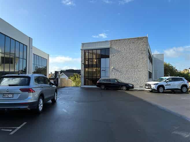 Just A Really Cool Office