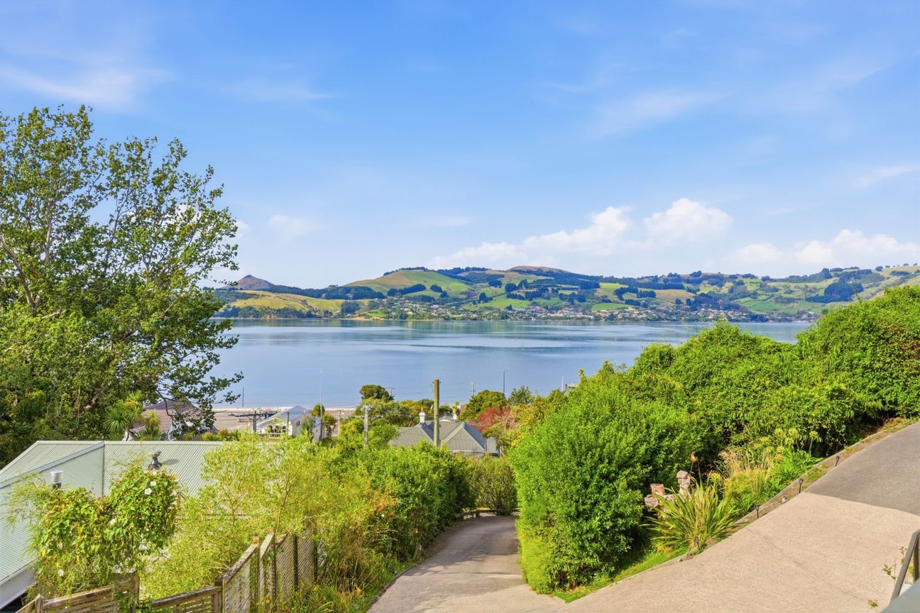 Spacious family home with harbour views - Ansicht 2
