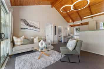 106a Royal Road, Massey