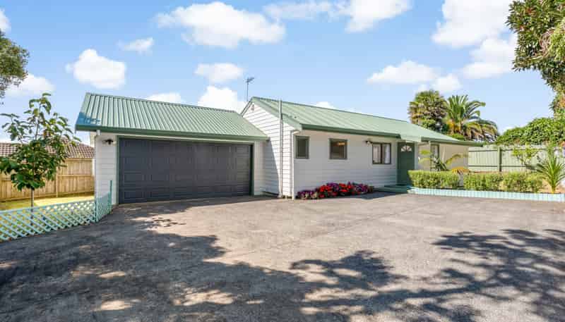 106a Royal Road, Massey