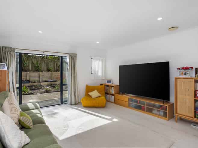 19 Candlestick Place, Oteha