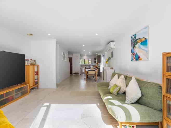 19 Candlestick Place, Oteha