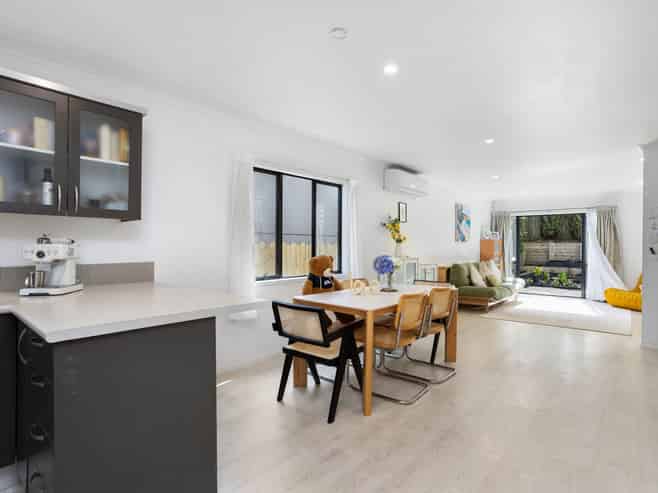 19 Candlestick Place, Oteha