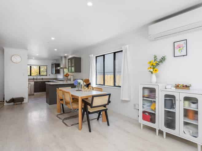 19 Candlestick Place, Oteha