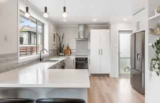 8 Weir Street, Green Island
