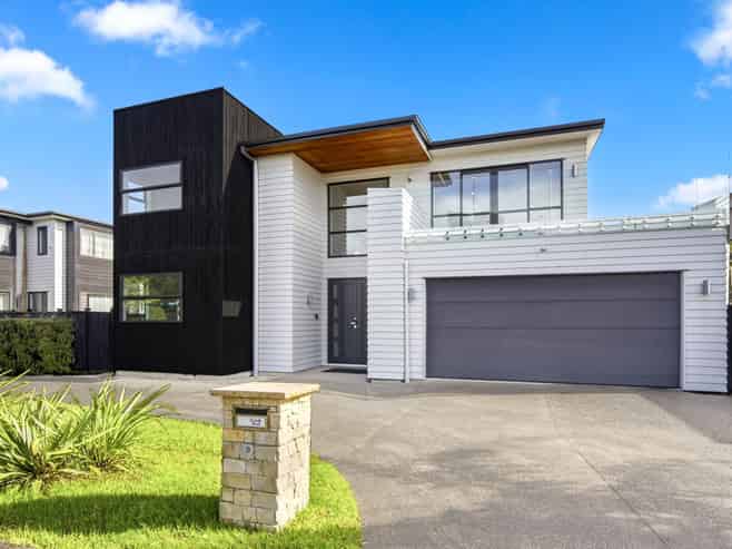 9 Caldera Drive, Long Bay