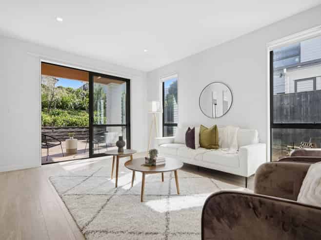 9 Caldera Drive, Long Bay