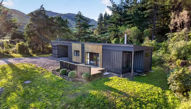 90 Hoeke Road, Carterton