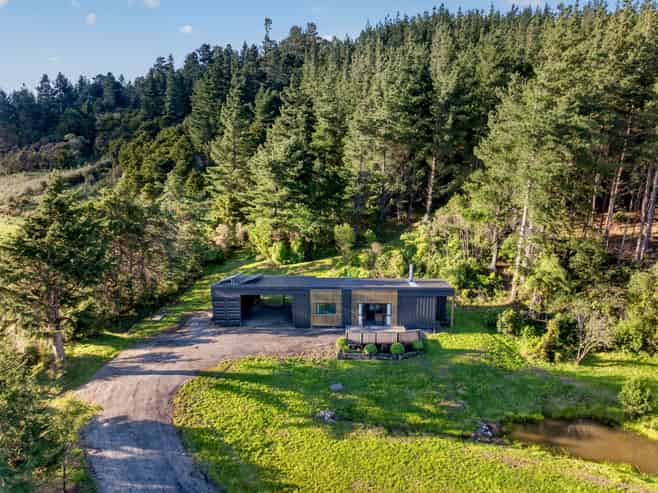 90 Hoeke Road, Carterton