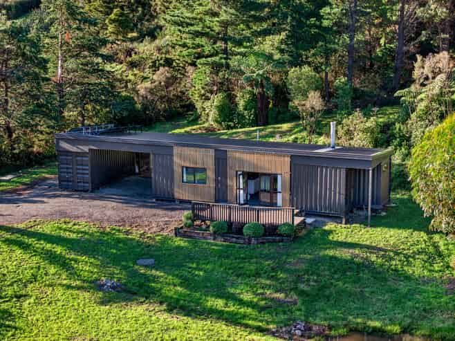 90 Hoeke Road, Carterton