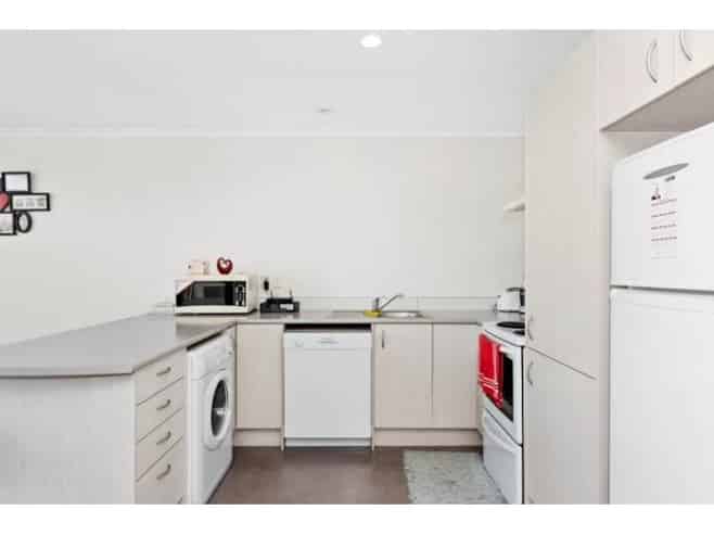 24/60 Parton Road, Papamoa