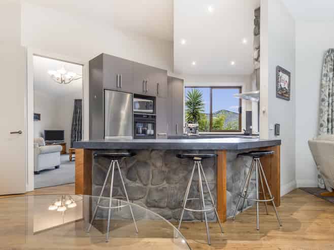 28 Ludlam Way, Otaki