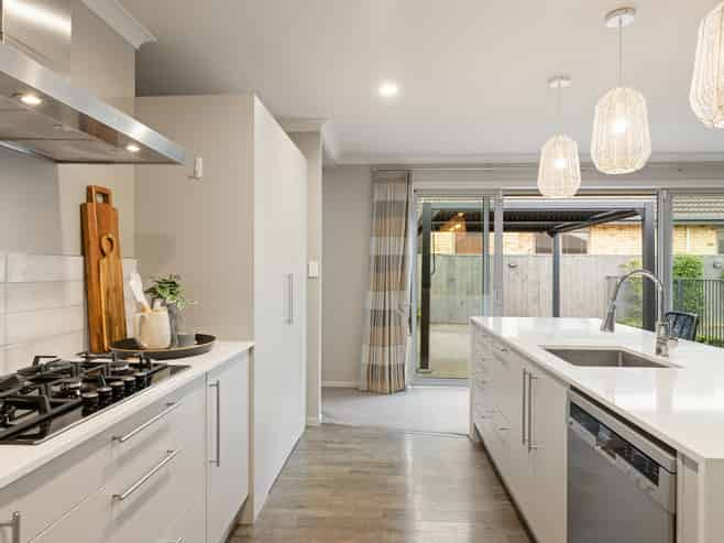 5 Camberley Way, Huntington