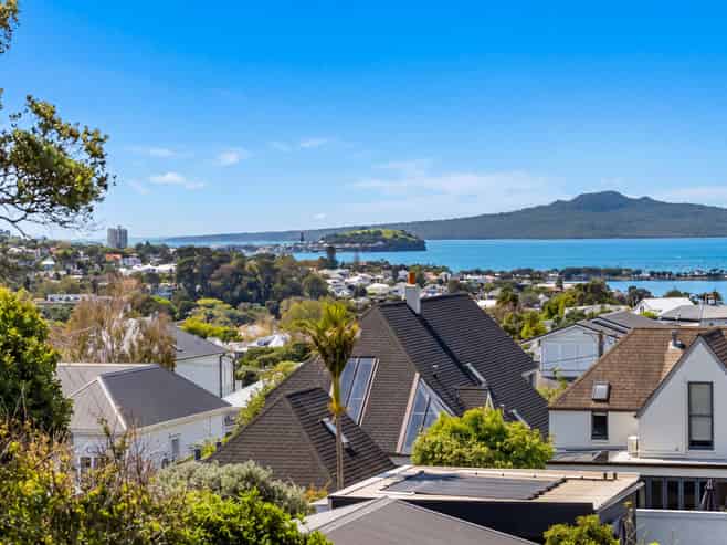 9/16 Belmont Terrace, Remuera