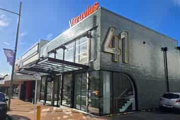 Contemporary commercial showpiece!