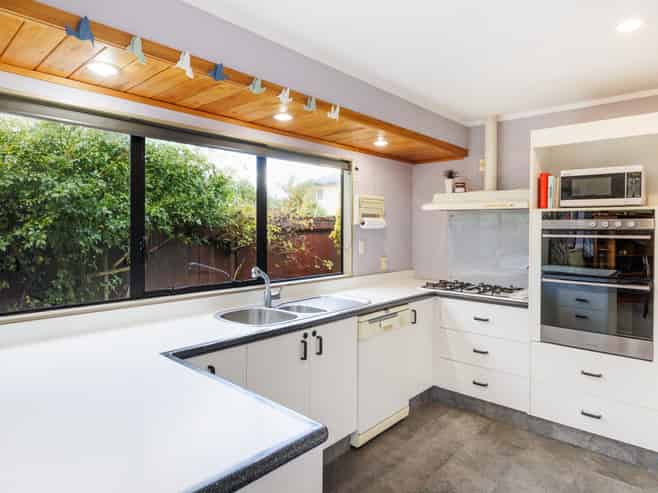 61 Clarke Avenue, Highbury