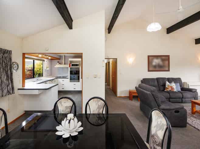 61 Clarke Avenue, Highbury