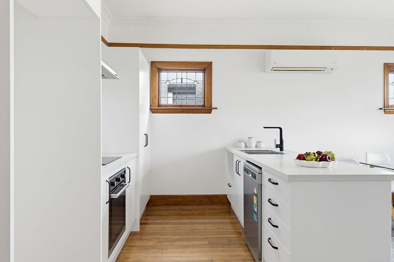 Four Bedrooms, Freehold, Fantastic Value! – pohled 6