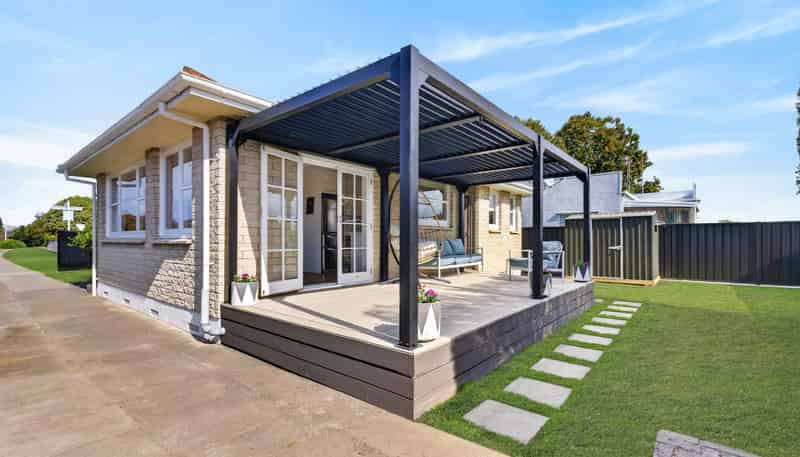 813 Willowpark Road South, Akina