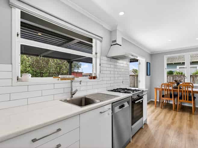 813 Willowpark Road South, Akina