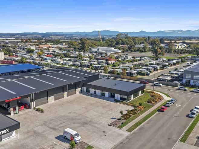 High-spec warehouse + office opportunity