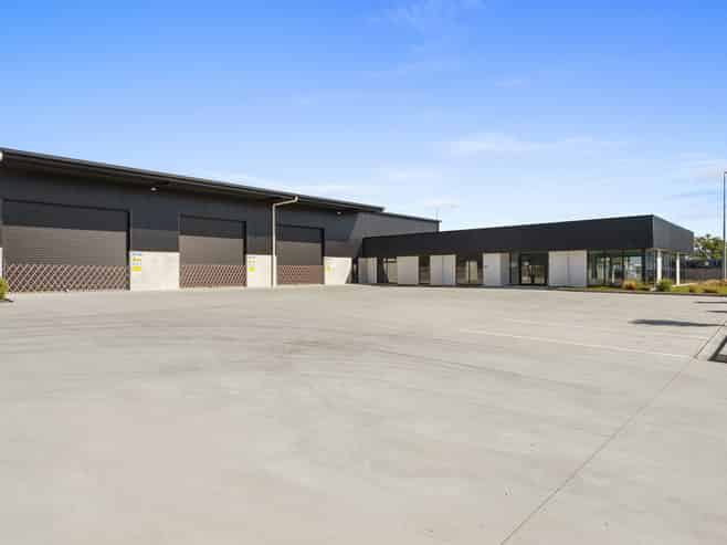 High-spec warehouse + office opportunity